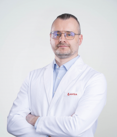 Dr. Marius Snicorius